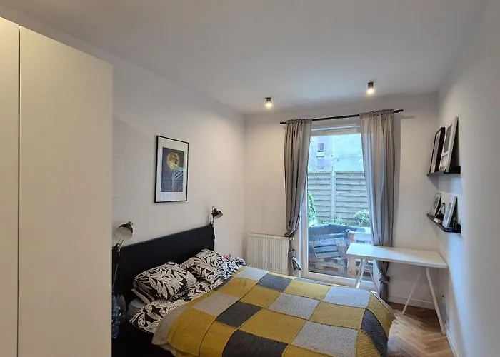 Cozy With Terrace Apartman